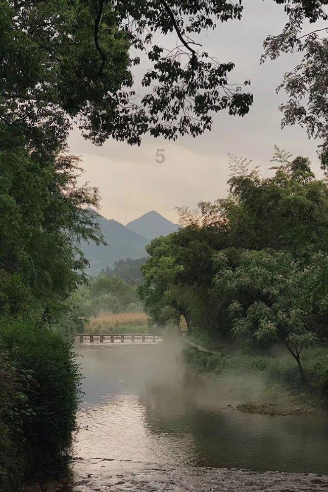 大学生谈恋爱该注意什么？游戏画面