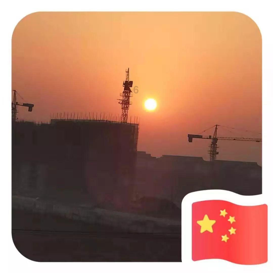 逃离古老的乡村房子