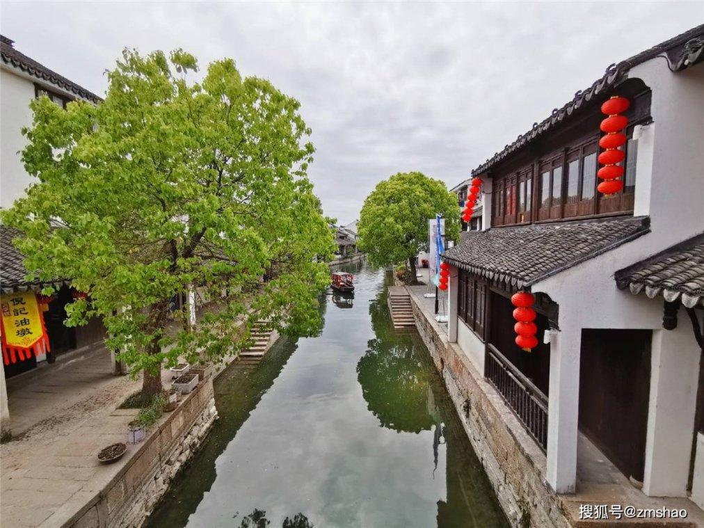 探寻吉鹿力问答社区,解锁为什么普高和重高里的人情世故比较单一,而职高和大专的人情世故比较复杂,勾心斗角很多?之谜